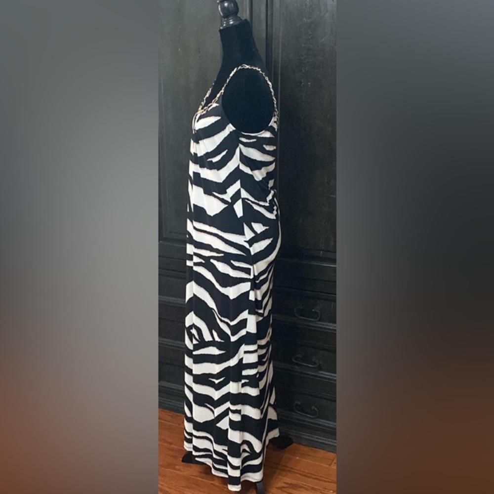 JBS Cream & Blk stripe long sleeveless dress w/gold chain neckline - Size Small - Picture 3 of 9